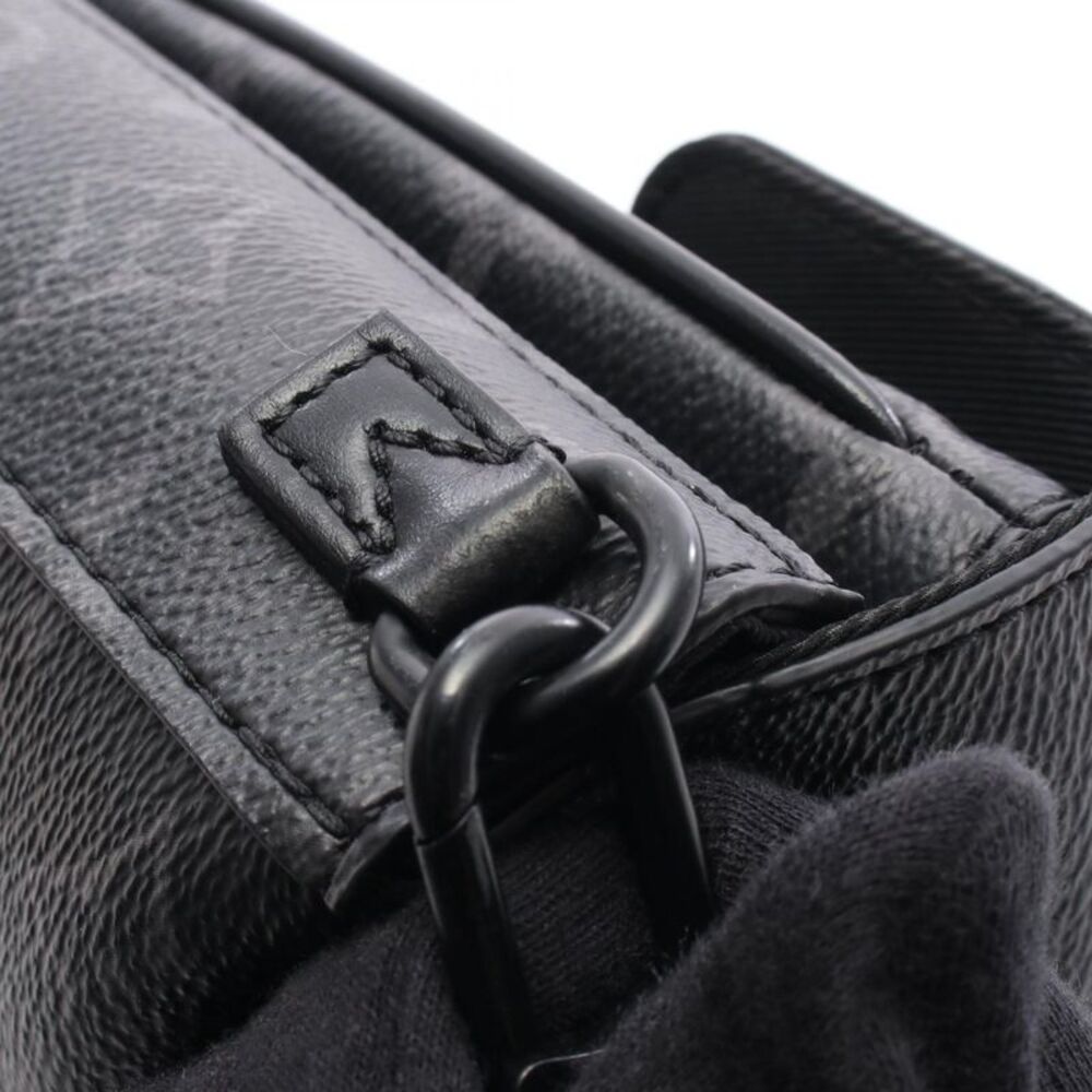 Louis Vuitton S Lock Vertical Wearable Wallet Monogram Shoulder Bag - Picture 6 of 6